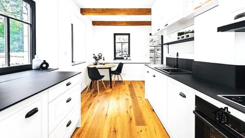 Dining area, kitchen