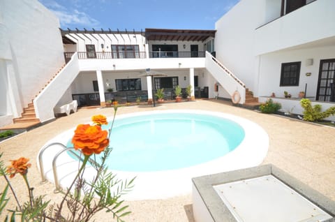Property building, Garden view, Pool view, Swimming pool