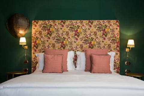 Photo of the whole room, Decorative detail, Bedroom