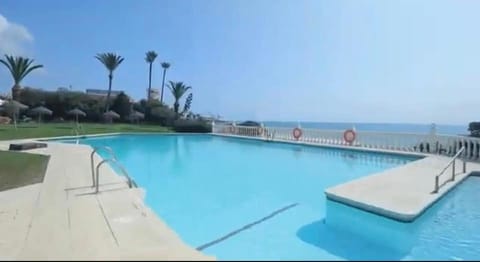 Natural landscape, Pool view, Sea view, Swimming pool, Swimming pool, sunbed