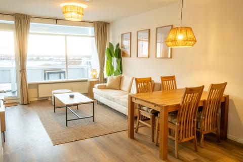 Living room, Photo of the whole room, Seating area, Dining area