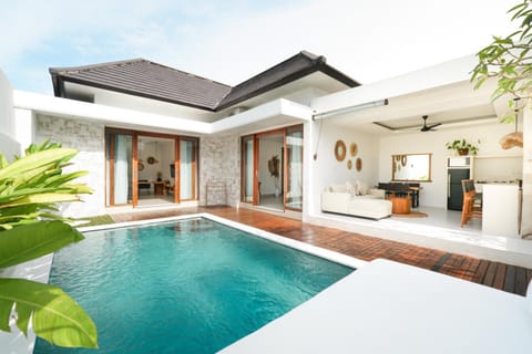 Property building, Pool view, Swimming pool