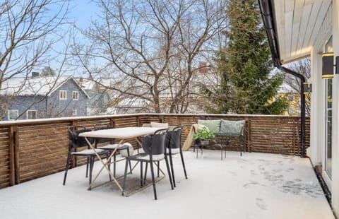 Patio, Winter, Balcony/Terrace