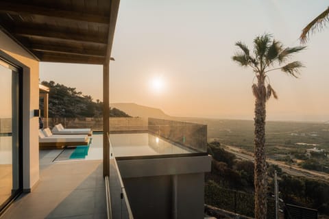 Pool view, Pool view, Sea view, Sea view, Swimming pool, Swimming pool, Sunset