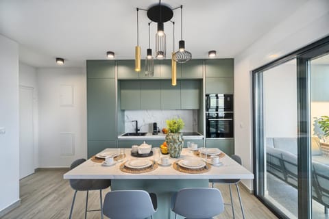 Coffee/tea facilities, Kitchen or kitchenette, Food and drinks, Seating area, Dining area, pet friendly, stove