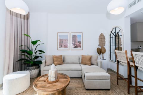Living room, Photo of the whole room, Seating area, Dining area, air conditioner