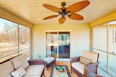 Pool and Beach Access! Lake Arrowhead Hideaway House in Petenwell Lake