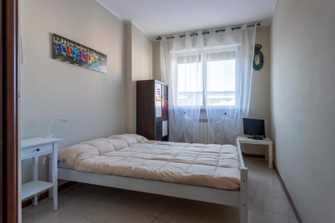 Bed, TV and multimedia, Photo of the whole room, Bedroom, wardrobe