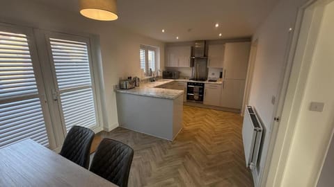 Eagle Drive 3bed House - Contractors Welcome - Fast Wifi Apartment in Humberston