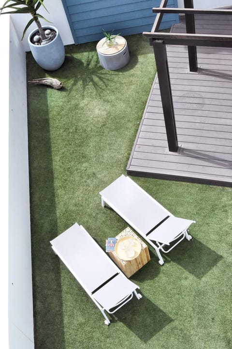 Patio, sunbed