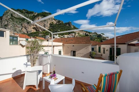 Patio, Day, Natural landscape, Balcony/Terrace