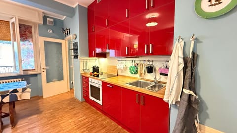 Kitchen or kitchenette, dishwasher