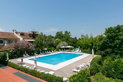 Property building, Day, Garden, Garden view, Pool view, Swimming pool, sunbed