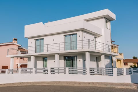 Property building, Balcony/Terrace
