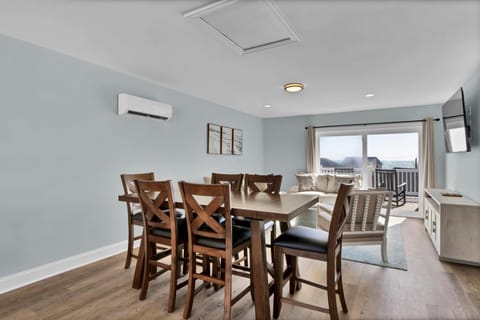 Coastal Calm by Sea Scape Properties House in Surf City