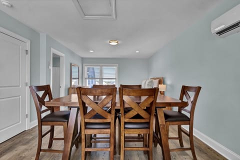 Coastal Calm by Sea Scape Properties House in Surf City