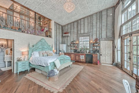 The Charleston Treehouse Apartment in Wadmalaw Island