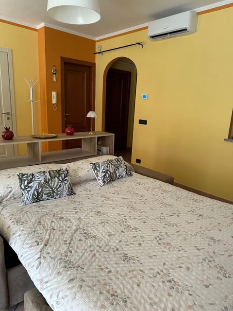 Casa del Melograno Outlet Apartment in Lombardy