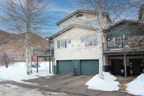 Greenbrier Townhouse #25 House in Avon