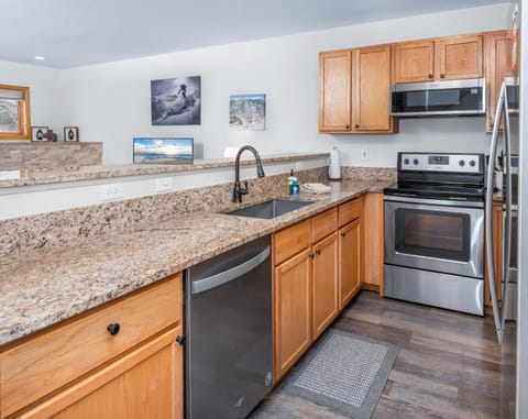 Greenbrier Townhouse #25 House in Avon