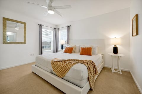 Stunning Aviana Resort: Pool, Game Room & Clubhouse Near Disney House in Loughman