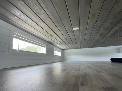 Four Suns Docked boat in Lake Cumberland