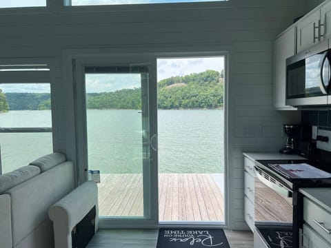 Four Suns Docked boat in Lake Cumberland