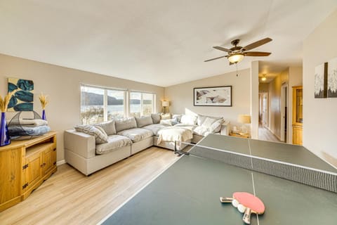 Walk to Marina Harrison Cabin with Lake View! Cabin in Harrison