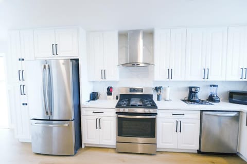 Kitchen or kitchenette, pet friendly, toaster