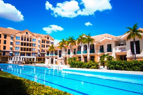 Pool view, Swimming pool, sunbed