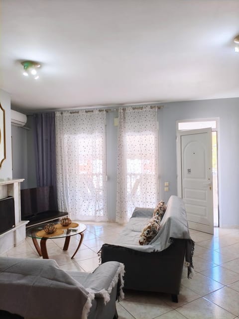 TV and multimedia, Living room, Photo of the whole room, Seating area