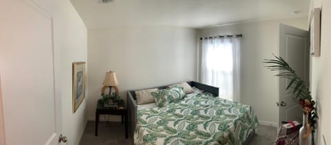 Bed, Photo of the whole room