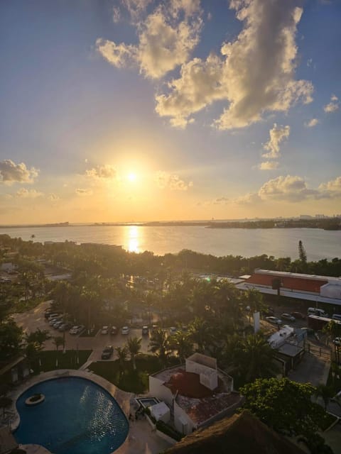 Natural landscape, Lake view, Pool view, Sunset