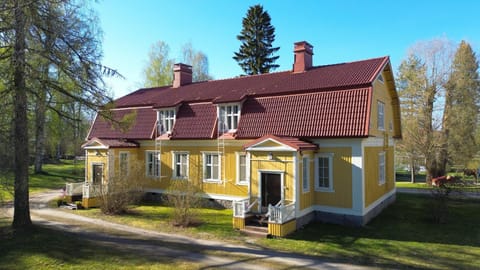 Property building, Spring, Day, Garden view