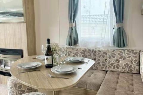 3 Bed-Sleeps 8-Pet Friendly-Parking-Sea View House in Exmouth