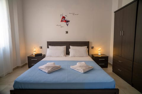 Bed, Photo of the whole room, Bedroom, wardrobe