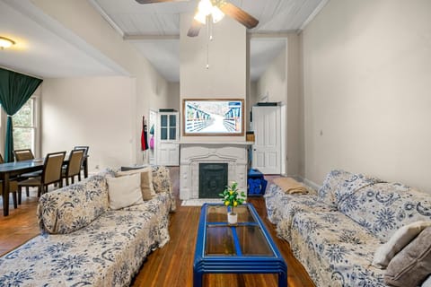 Communal lounge/ TV room, TV and multimedia