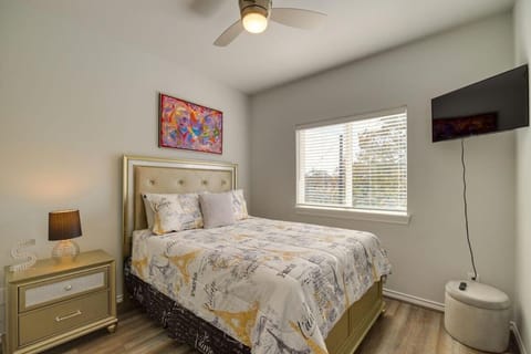 South Houston Townhome with Patio & Gas Grill Apartment in South Houston