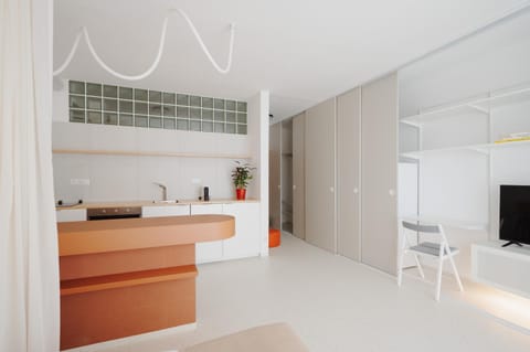 Spring, dishwasher, oven, stove, kitchen