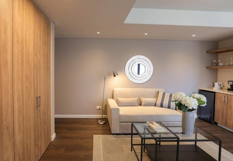 Kitchen or kitchenette, Living room, Seating area, Dining area, internet, wardrobe