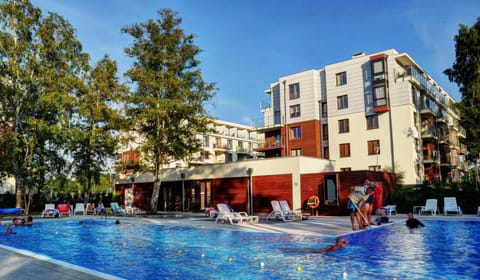 Sauna, Pool view, Swimming pool, sunbed