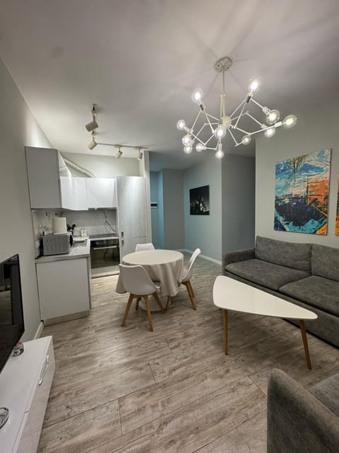 TV and multimedia, Kitchen or kitchenette, Living room