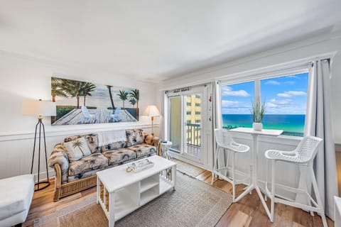 TV and multimedia, Living room, Seating area, Sea view