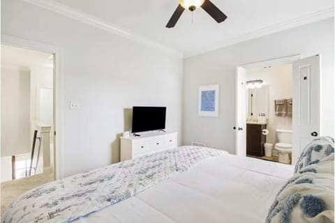 HYDR Comfy Condo Less2 mi to OM House in Oxford