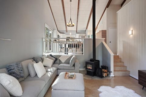 Pine Knoll House in Bend