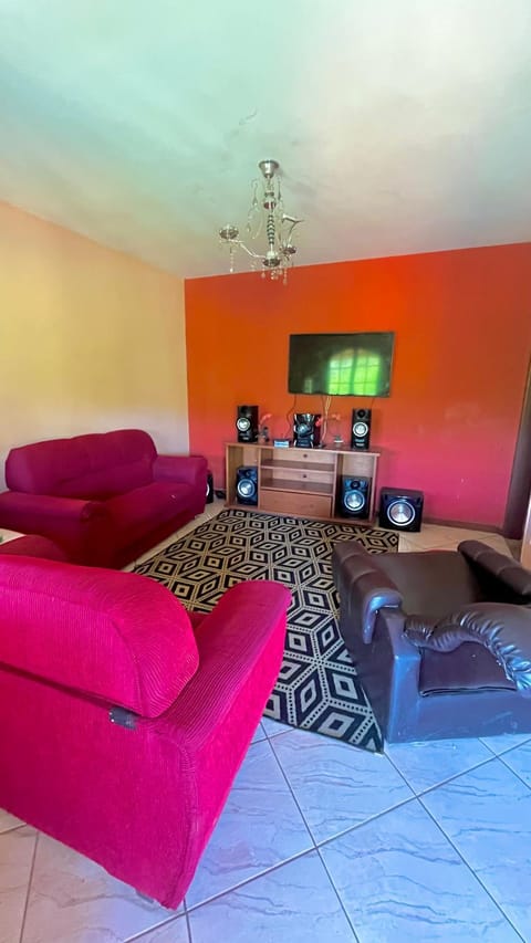 Communal lounge/ TV room, TV and multimedia, Living room, Evening entertainment