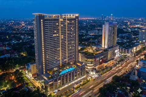 Property building, Night, Neighbourhood, Bird's eye view, City view, Street view, Location, Parking