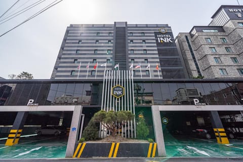 Property building, Day