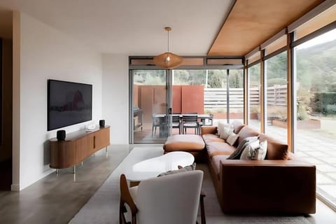 Woodbridge Hill Country Escape House in Tasmania