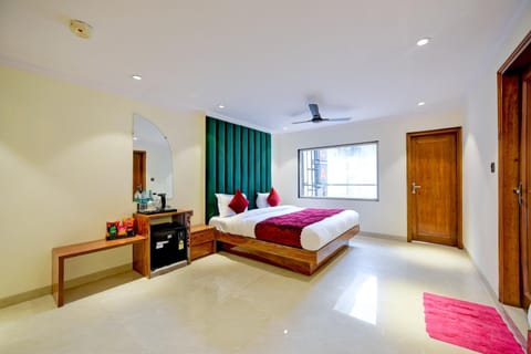 Bed, TV and multimedia, Photo of the whole room, Bedroom, wardrobe